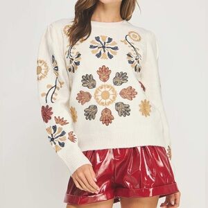 STRUT & BOLT Embroidered Floral Ivory Sweater CREWNECK LONG SLEEVES, SIZE M